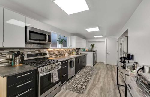 Education Hill Apartment | Dog-Friendly Redmond Area Home with Fenced Yard!