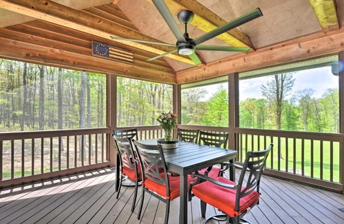 Crellin House | Dogs Welcome Secluded Oakland Gem with Hot Tub