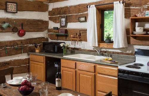 Logan Cabin | Dogwood Cabin at The Inn & Spa at Cedar Falls