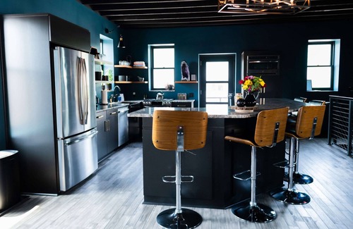 Crossroads Arts District House | Dojo on Oak - 2700 sq foot custom luxury space