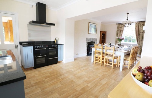 Lampeter Cottage | Dolau Farmhouse