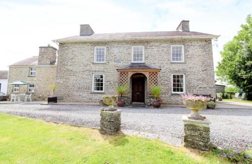 Lampeter House | Dolau Farmhouse