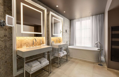 Jouy-en-Josas Hotel | Dolce By Wyndham Versailles - Domaine Du Montcel