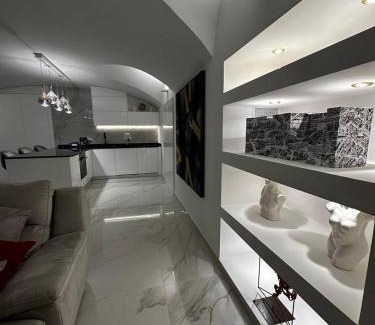 Vittorio Emanuele Apartment | Dolce Vita Luxury