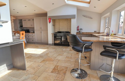 Warmingham Cottage | DOLLY'S HOUSE, family friendly, with a garden in Sandbach