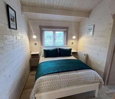 Glencolmcille Apartment | Dolmen Lodge.