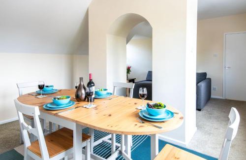 Thorpeness House | Dolphin Apartment, Thorpeness - Only a short stroll from the Beach, Thorpeness Lake, Country Club and Golf Club