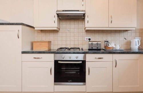 Lydstep Cottage | Dolphin Cottage - UK6733