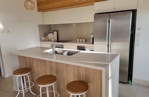 Port Stephens Council Apartment | 'Dolphin Shores' *2 SUPs 2 Kayaks* WATERFRONT ACCOMMODATION Port Stephens