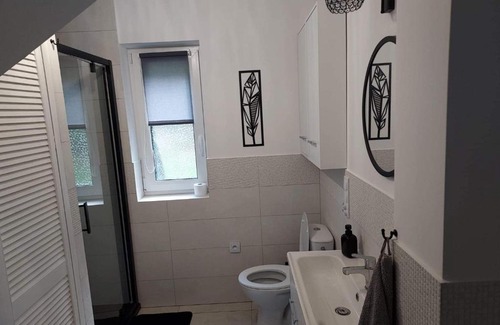 Losie Villa | DOM PIOTRUSIÓWKA NAD ZALEWEM KLIMKÓWKA