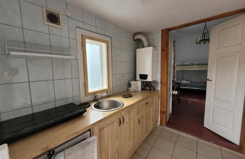 Adamow House | Dom pod Platanami