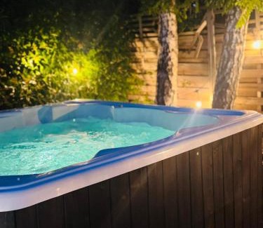 Insko House | Dom wakacyjny z podgrzewanym basenem w tarasie i jacuzzi pod gwiazdami, Studnica, Ińsko, "THerapeutica"