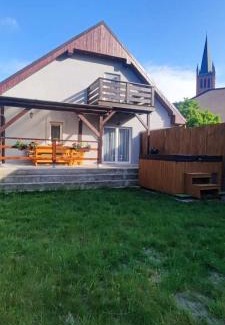 Gardna Wielka House | Dom z jacuzzi, house with a hot tub