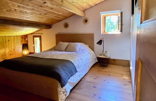 Betbezer-d'Armagnac Bed & Breakfast | Domaine Bourgade. Room in typical Landaise/breakfast.