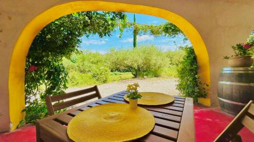 Pujaut House | Domaine Colibri en Provence