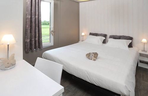Langogne Hotel | Domaine De Barres