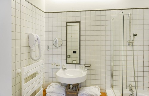 Langogne Hotel | Domaine De Barres