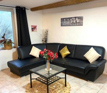 Villefloure House | Domaine de Gourgounet gîte à la ferme, Gite de groupe 25 couchages avec piscine privative
