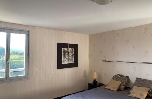 Saint-Jean-d'Ardieres Bed & Breakfast | Domaine de la Noiseraie - Suites spacieuses