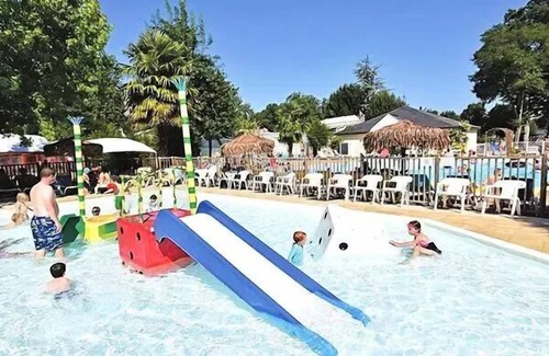 Varennes sur Loire House | Domaine de la Brèche* - Mobile home Comfort 4 rooms 6 people air-conditioned