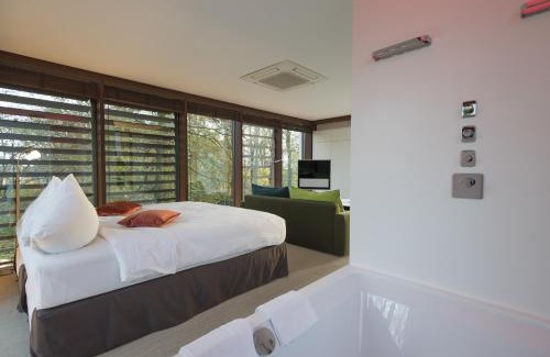Maillen Hotel | Domaine de Ronchinne - Château et Ecuries