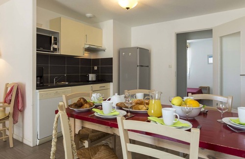 Plougasnou Apartment | Domaine des Roches Jaunes by Interhome