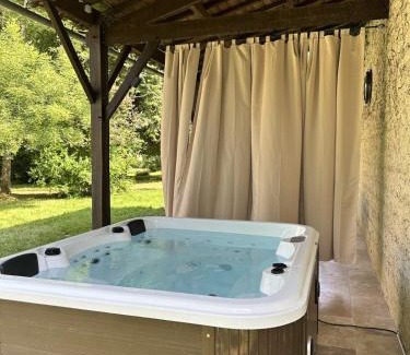 Saint-Colomb-de-Lauzun House | Domaine du Cedre Eternel
