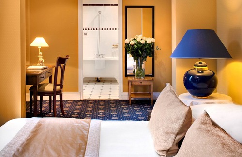 Fontenay-sur-Loing Hotel | Domaine et Golf de Vaugouard - La Maison Younan