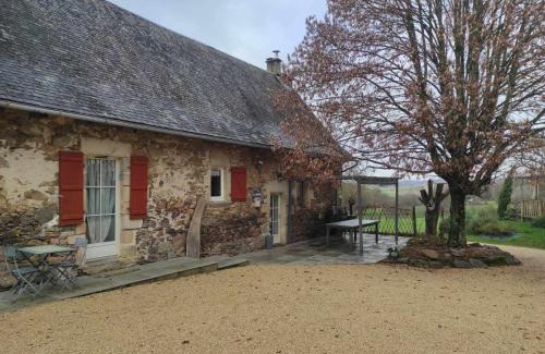 Saint-Germain-les-Vergnes Bed & Breakfast | Domaine de la Clauzade