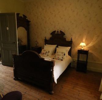 Montmoreau-Saint-Cybard Bed & Breakfast | Domaine de Champ rose