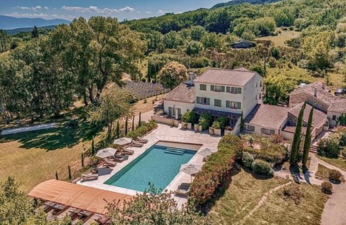 Chantemerle-les-Grignan Bed & Breakfast | Domaine Le Bois Des Dames