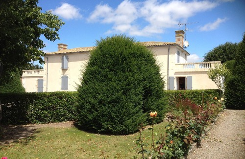 Champagne-les-Marais House | Domaine "LE Logis DE L'oie" Avec Piscine Dans un Parc Clos de Murs en Pierre