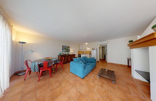 Fabrezan Apartment | Domaine Paul Huc, upscale apartment in the heart of Corbières