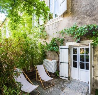 Meze Apartment | Domaine Sesquier