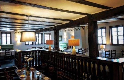 Amoneburg Hotel | Dombäcker