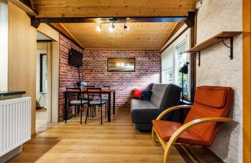 Szemud House | Domek Kamień - z tarasem, z kominkiem i altaną grillową - TOP lokalizacja przy jeziorze