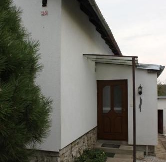 Bitov House | Domek u lesa