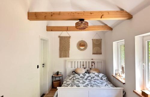 gmina Klonowa House | Domek w Lesie z Parkingiem i Jacuzzi w Leliwie by Noclegi Renters