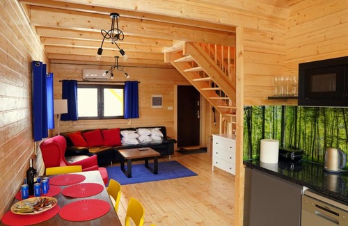 Lniano Villa | DOMEK Z SAUNĄ i JACUZZI NAD JEZIOREM BORY TUCHOLSKIE