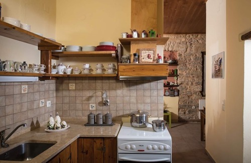 Kastelli House | Dominiki's Cretan Stone House