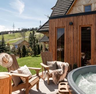 Bialka Tatrzanska Ski Chalet | Domki w Białce WOODHOUSE- Twój górski azyl przy stoku, z basenem i relaksem w saunie