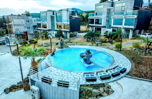 Seogwipo City Resort | Donnaekohill Resort