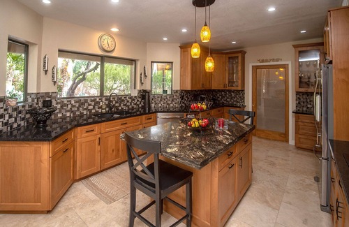 Sin Vacas House | Don’t miss out on this beautiful Tucson home. Ideal location/all the amenities
