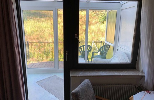 Reichelsheim Cottage | Doppelzimmer mit Wintergarten - 37 - Gasthaus und Pension Zum Fürstengrund