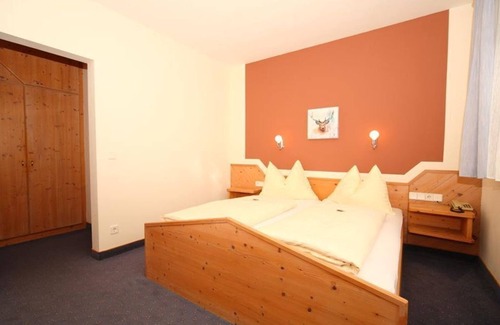 Haus im Ennstal Bed & Breakfast | Doppelzimmer mit Dusche, Bad, WC - HP - Golf- und Skipension Krug