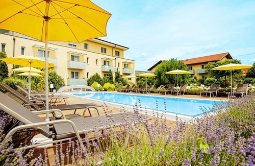 Bad Radkersburg House | Doppelzimmer Pool-blick - Hotel Garni Toscanina Garni