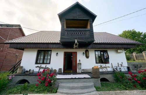 Minastirea Neamt House | Dor de rădăcini