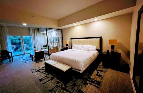 Doral Apartment | Doral Pool 310 by WaveProperties