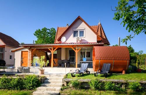 Nagylapos House | Dorka Vendégház