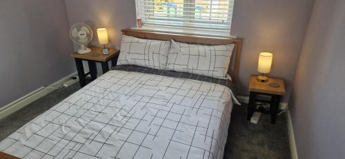 Southwater Bed & Breakfast | Double B&B Room in Southwater with Private Bathroom and Parking